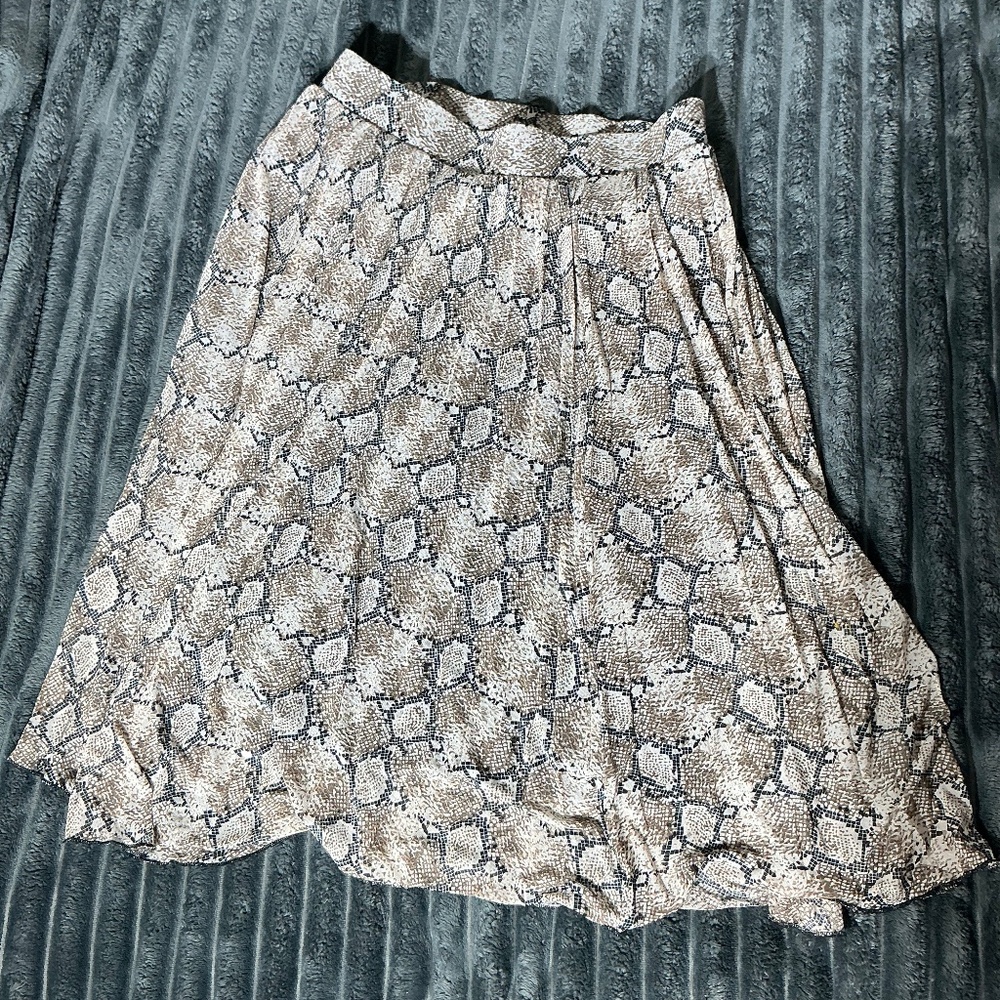 Women skirt